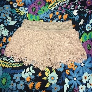 Cute ruffled shorts